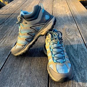 EDDIE BAUER Vibram soled Hiking Boots